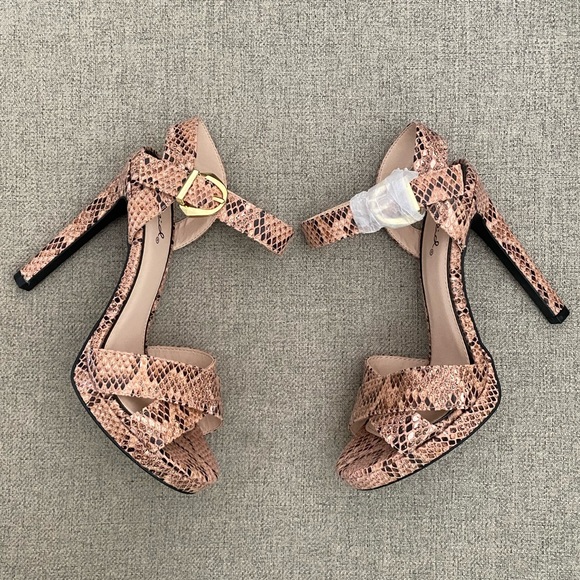 Qupid Pink Snakeprint Heeled Sandals✨ - Picture 3 of 7